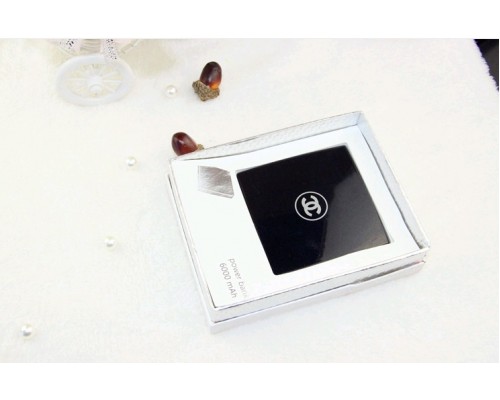 Внешний аккумулятор CHANEL 6000 mAh в виде женской пудреницы с зеркалом. Внешний аккумулятор CHANEL 6000 mAh в виде женской пудреницы с зеркалом.