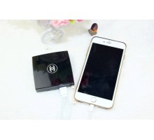 Внешний аккумулятор CHANEL  6000 mAh в виде женской пудреницы с зеркалом.
